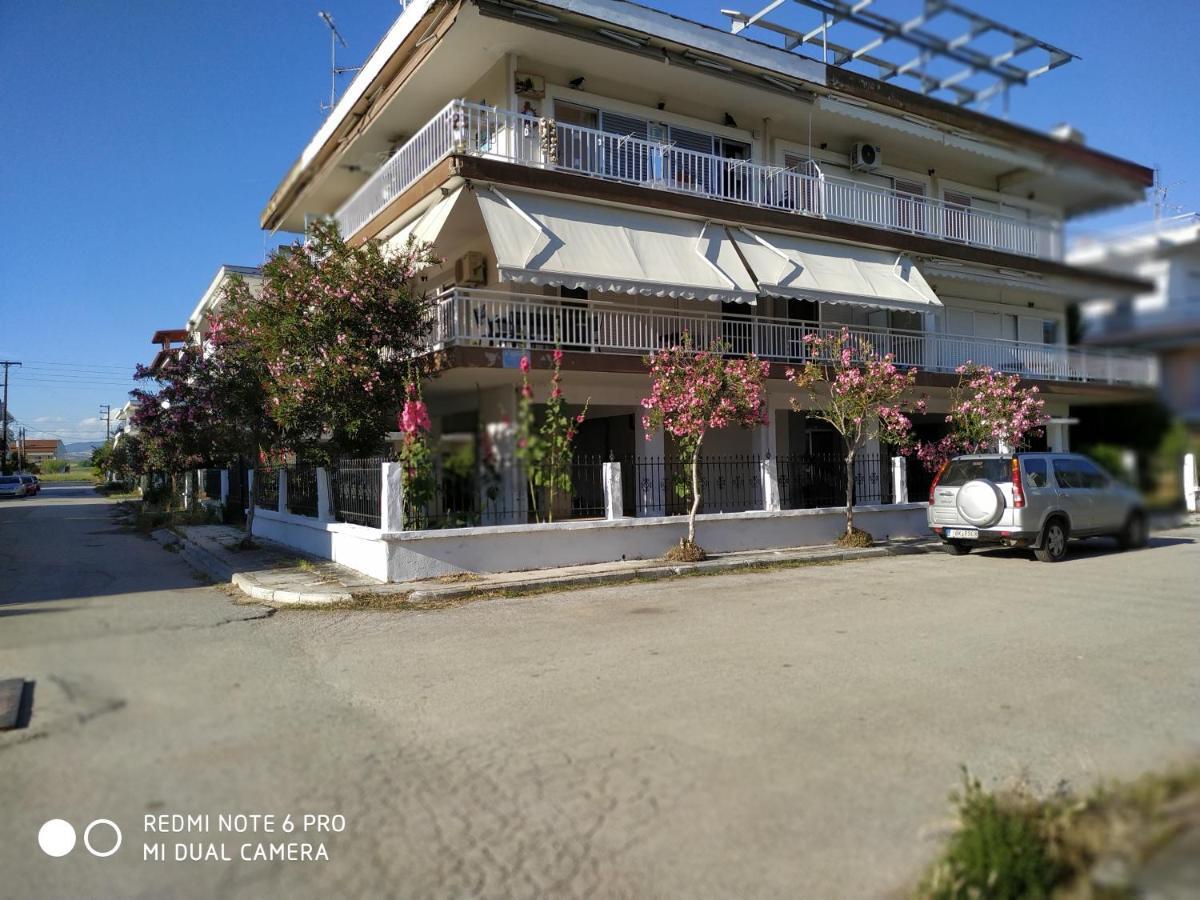 Cosi Apartment Paralia Dionisiou Eksteriør billede